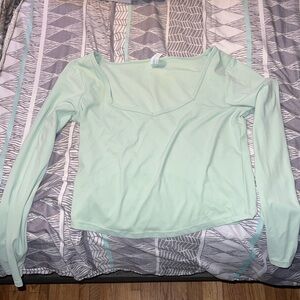 atheltic green crop top